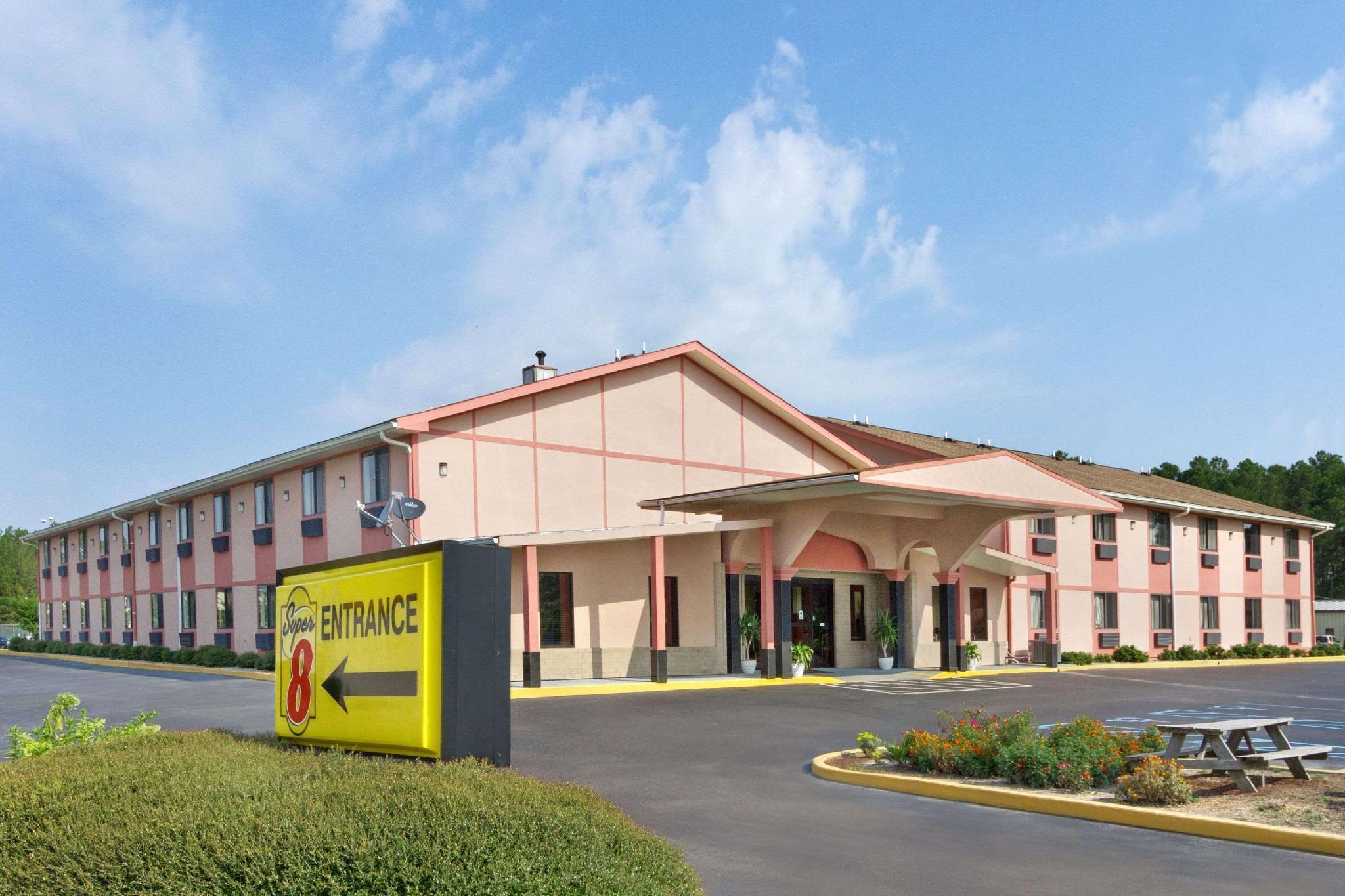 Super 8 By Wyndham Waycross Ga Motel Exterior foto